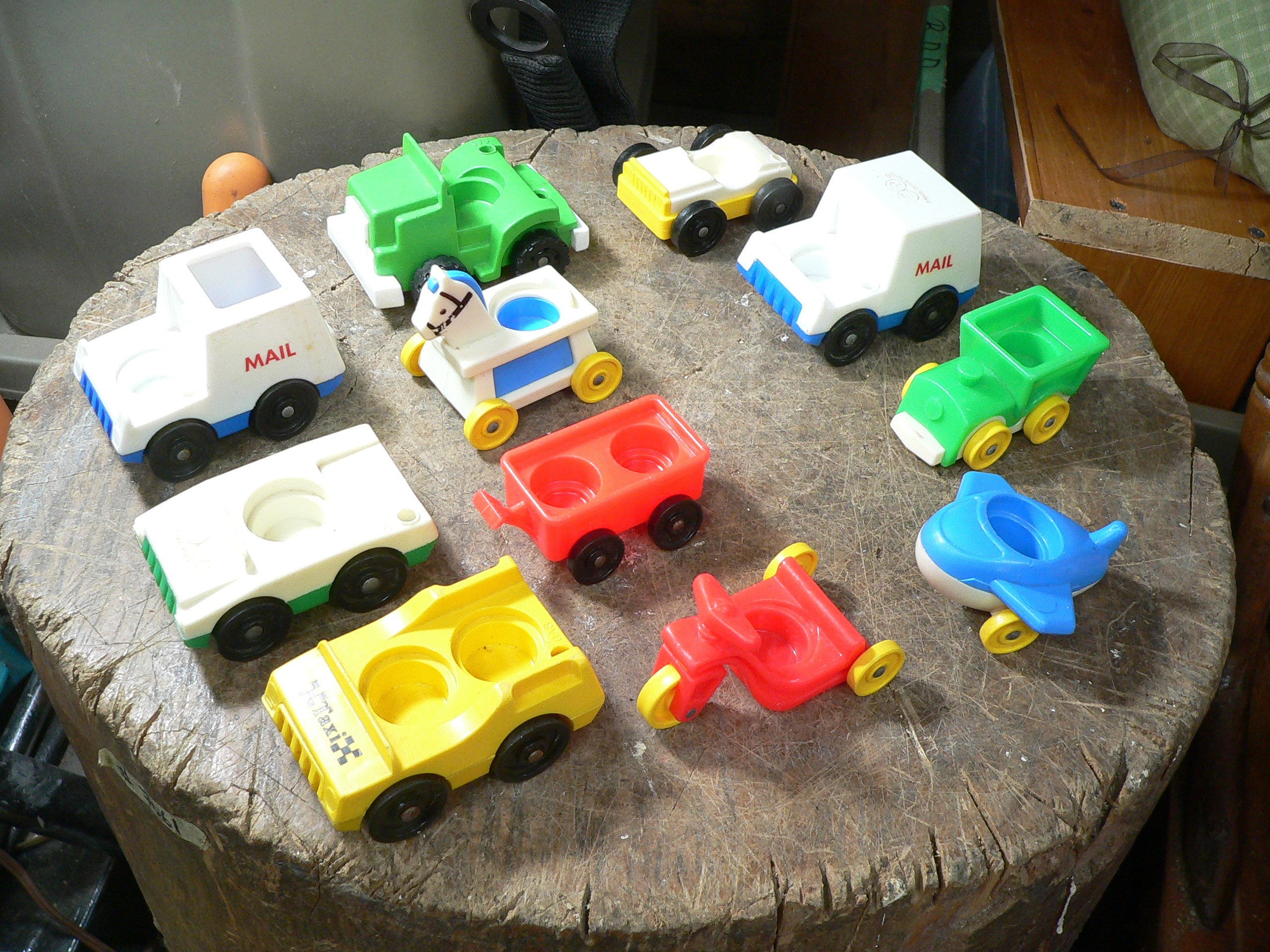 Lot de 11 véhicules vintage fisher price # 10716 