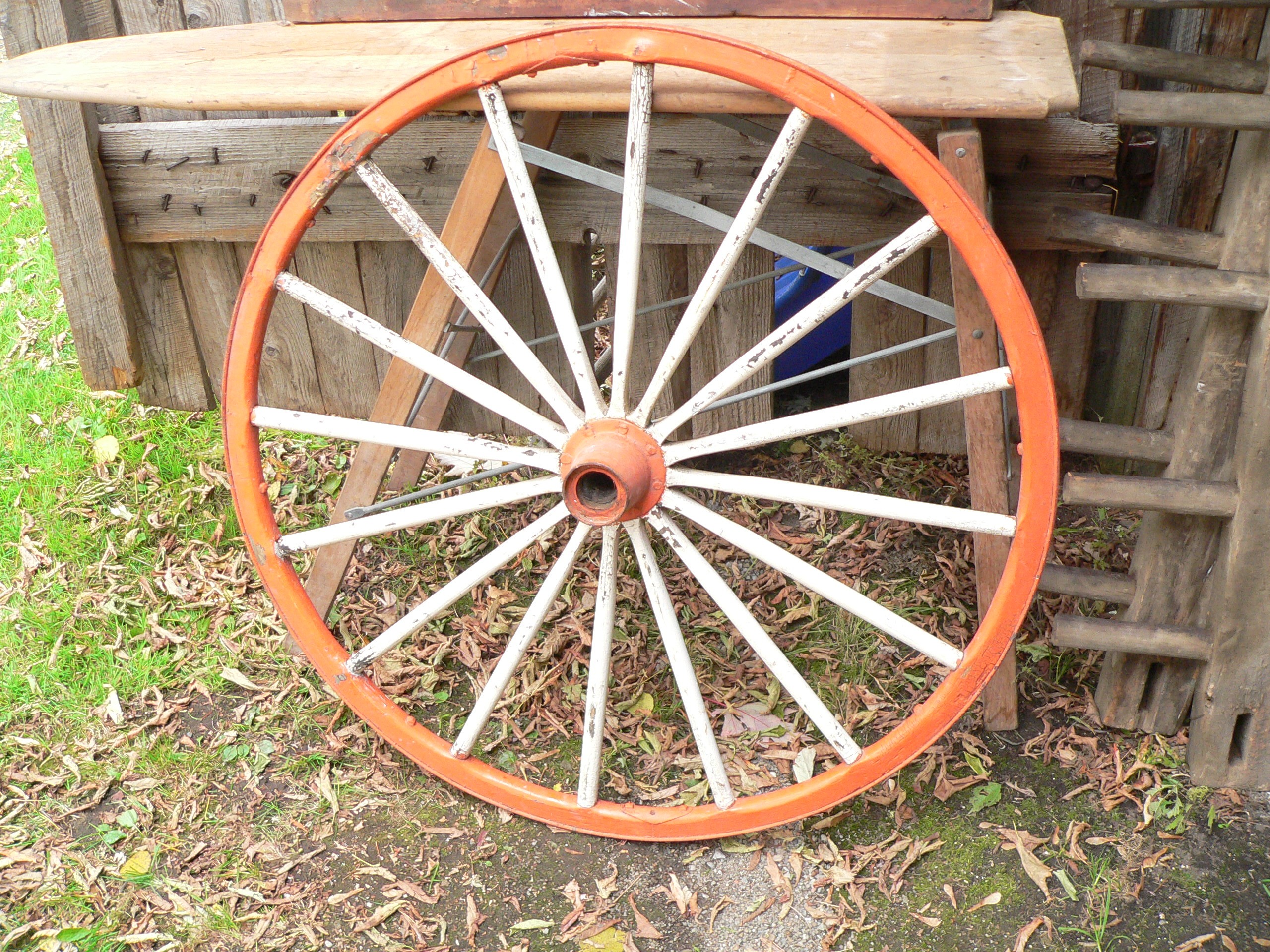 Roue antique en bois # 12345